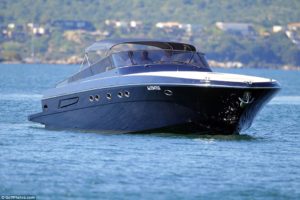 Louer un Itama 62 à Porto-Vecchio, en Corse