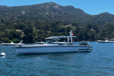 Louer un Axopar 37 à Porto-Vecchio